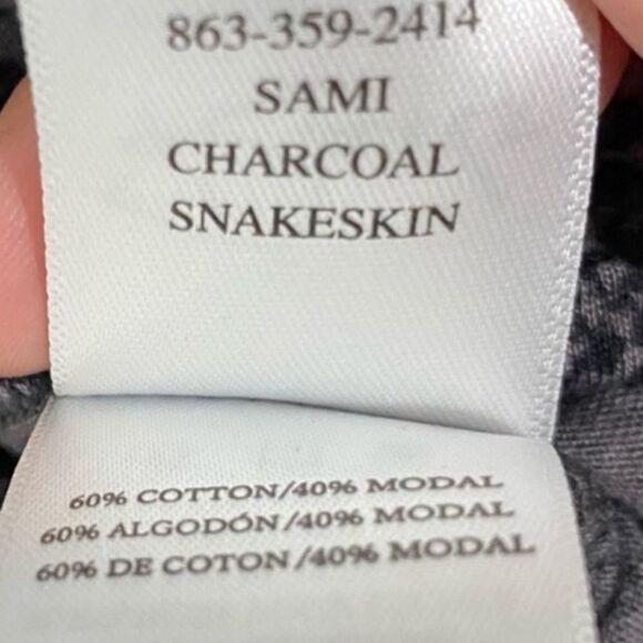 Rails Sami Python Snake Print Charcoal Long Sleeve V-Neck Shirt SIZE XS - Picture 9 of 9